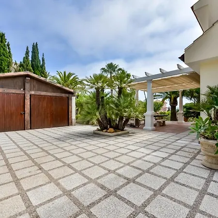Very Luxurious Seaside With Private Pool
