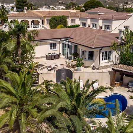 Very Luxurious Seaside With Private Pool
